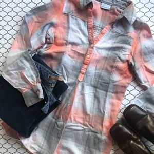 ❤️ Columbia V-neck Untuck Shirt (XS)